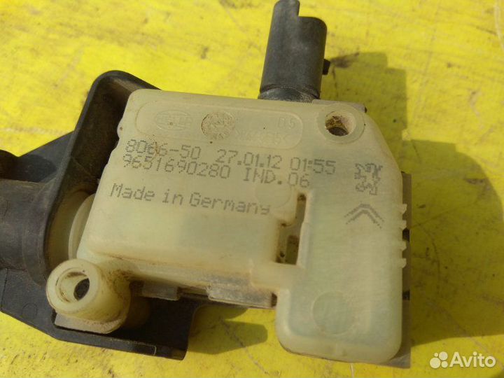 Лючок бензобака Citroen C4 2 B7 2011-2016 хэтчбек