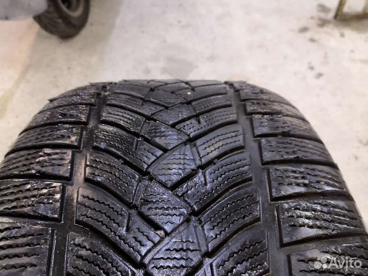 Goodyear UltraGrip Performance SUV Gen-1 255/50 R20 109V