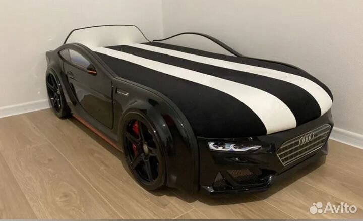 Детская кровать машина с подсветкой