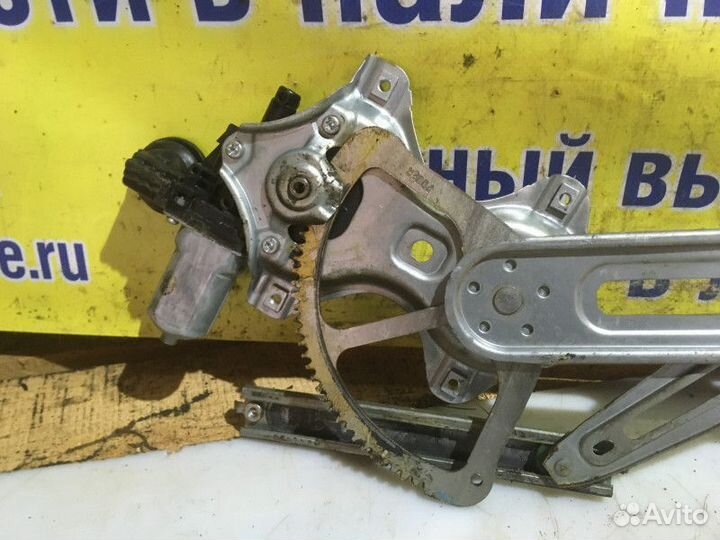 Стеклоподъемник электр. передний правый Toyota Yar