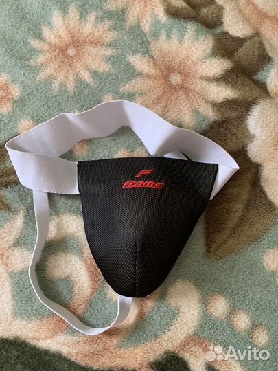 Хоккейная защита паха взрослая