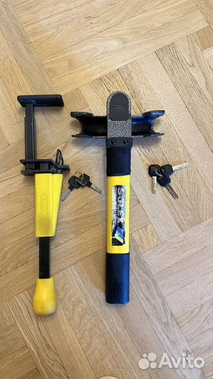 Блокировка руля и педали тормоза