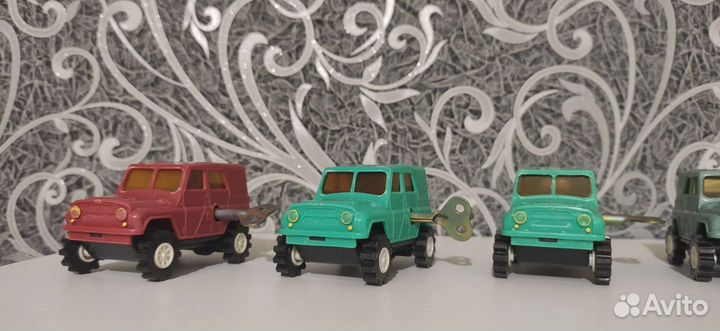 УАЗ заводной советский игрушечный