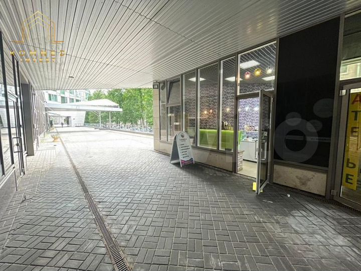 Продажа помещения с арендатором (сетевая кофейня)