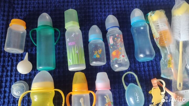 Бутылочки, соски, слюнявчики