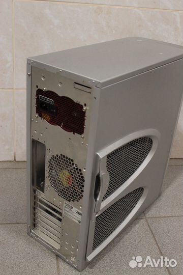 Корпус Miditower Thermaltake shark ATX