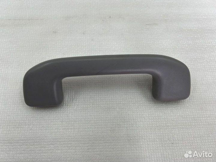 Ручка внутренняя потолочная передняя Toyota Camry