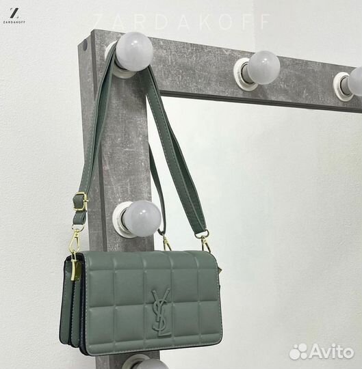 Гримерное зеркало с подсветкой