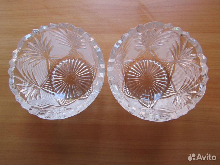 Хрустальные вазы (2 штуки)