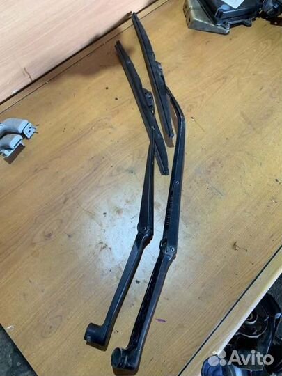 Поводок дворника правый Mitsubishi Lancer 10 4A91