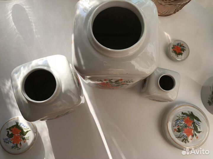 Фарфоровые банки для сыпучих продуктов или чая