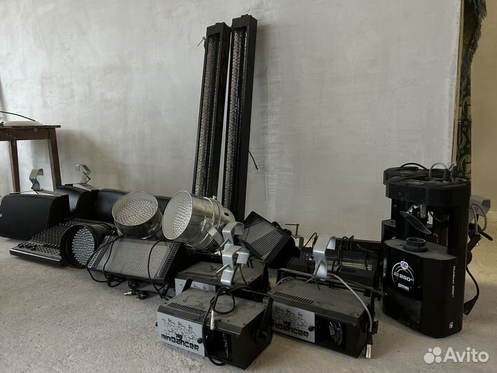 Световое оборудование для сцены