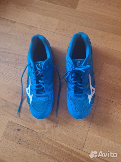 Волейбольные кроссовки mizuno