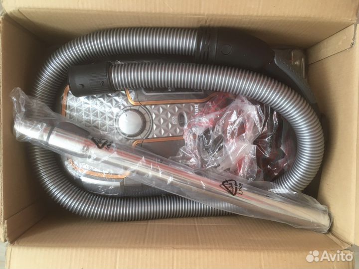 Пылесос Redmond