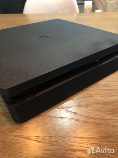 Sony PS4 slim 1tb+джойстики и игры