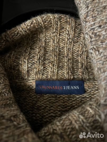 Свитер вязанный женский