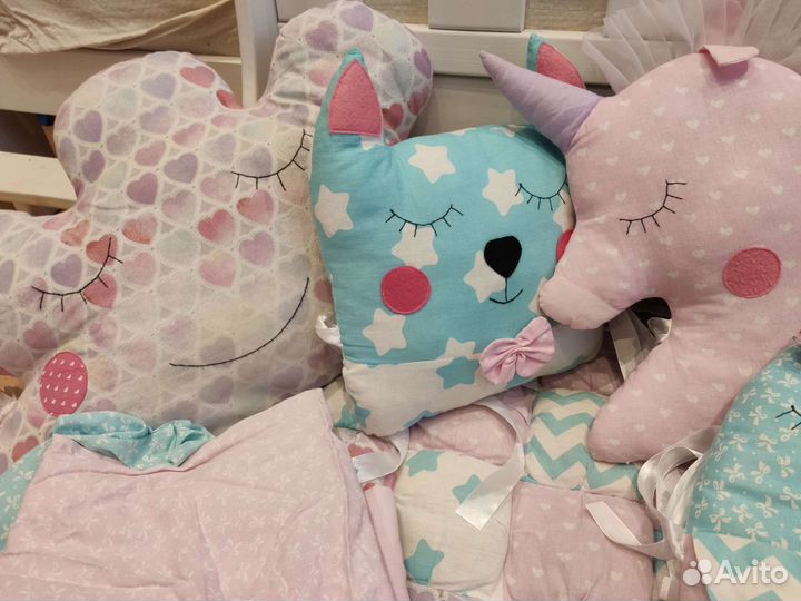 Комплект бортиков в кроватку звери б/у