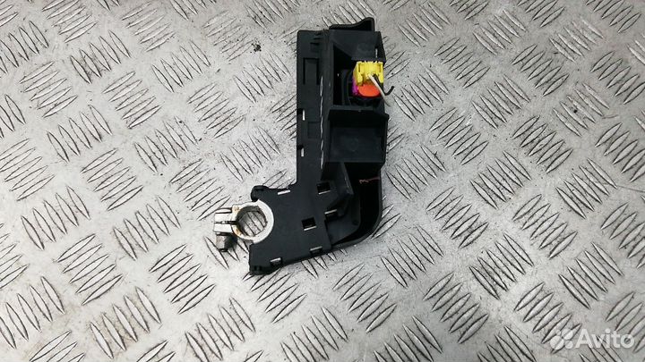 Клемма аккумулятора плюс audi A6 C6 2007