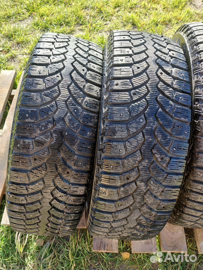 Bridgestone Blizzak Spike-01 205/65 R16 95T