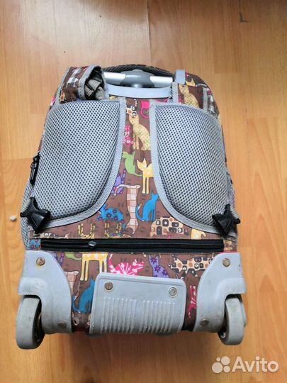 Рюкзак школьный на колесиках
