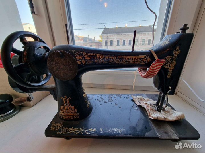 Швейная машинка Singer