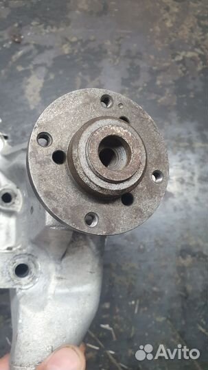 Mercedes m119 кронштейн вискомуфты