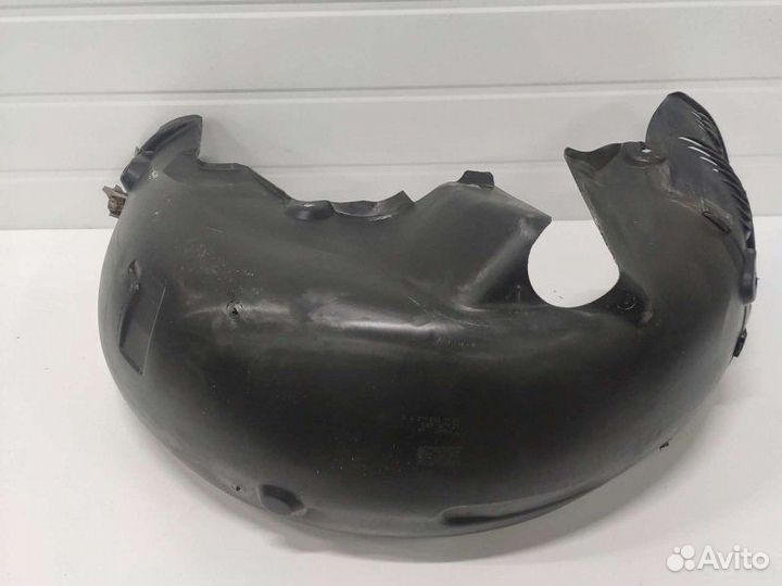 Подкрылок Mercedes E W211