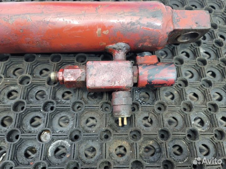 Цилиндр гидроборта Iveco EuroCargo