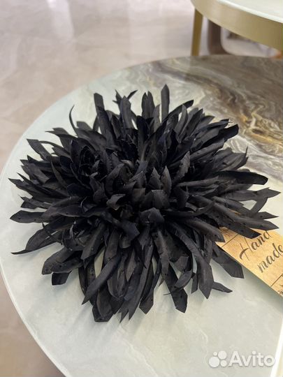 Цветок брошь из ткани