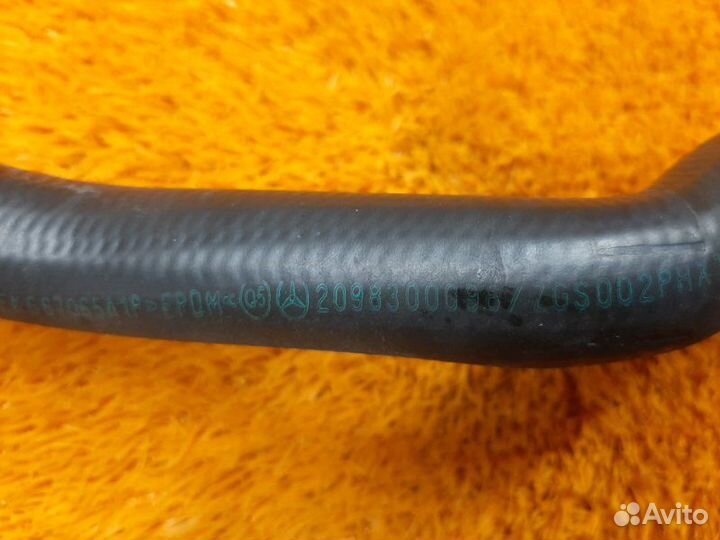 Патрубок системы охлаждения Mercedes-Benz C-Class