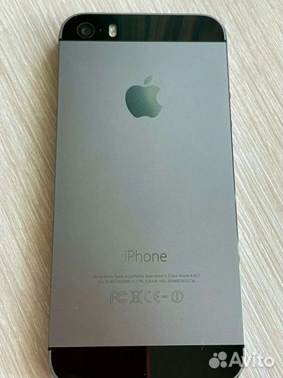 Телефон iPhone 5s
