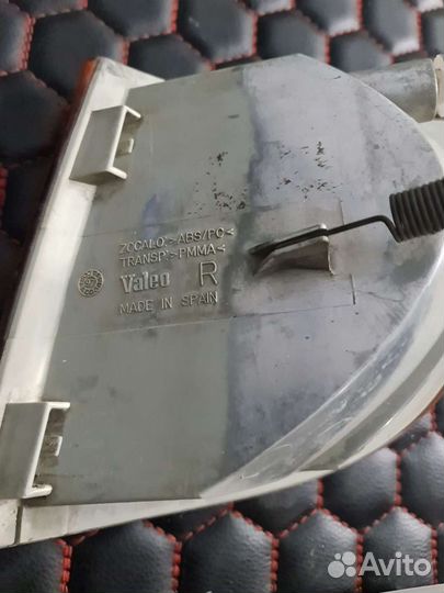 Поворотник правый Mercedes W638