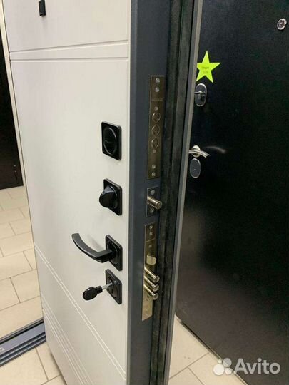 Входная стальная дверь