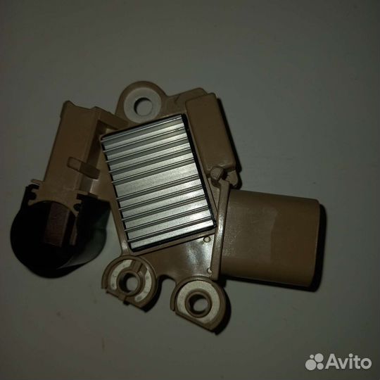 Регулятор напряжения в сборе