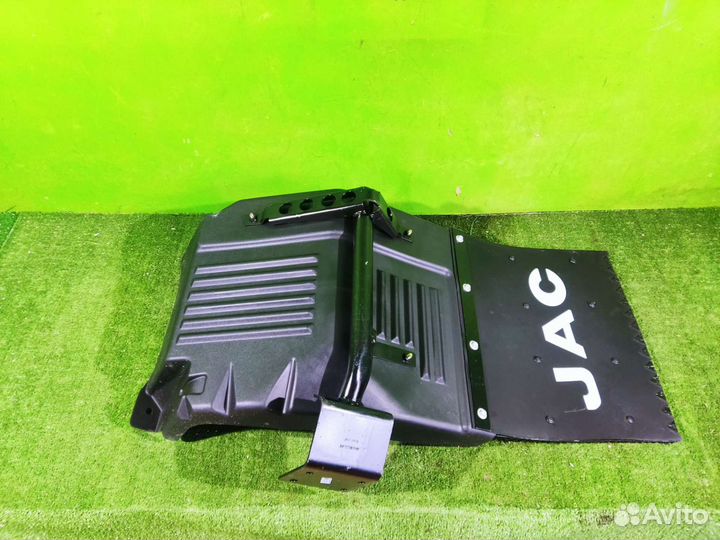 Брызговик правый в сборе JAC 120