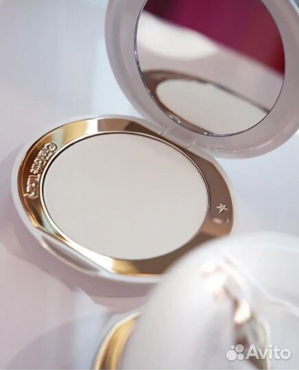 Charlotte Tilbury Прозрачная финишная пудра