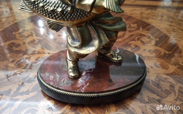 Бронзовая статуэтка рыбак