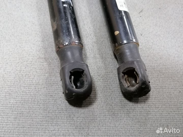 Амортизатор капота Mercedes W220 (S) 1998-2005