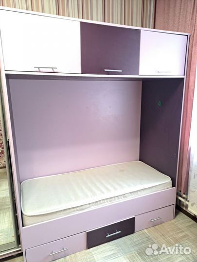Кровать с выдвижными ящиками бу