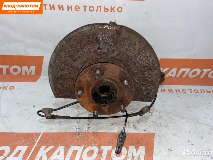 Кулак передний левый Suzuki Grand Vitara 2 рест