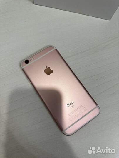 Телефон iPhone 6s