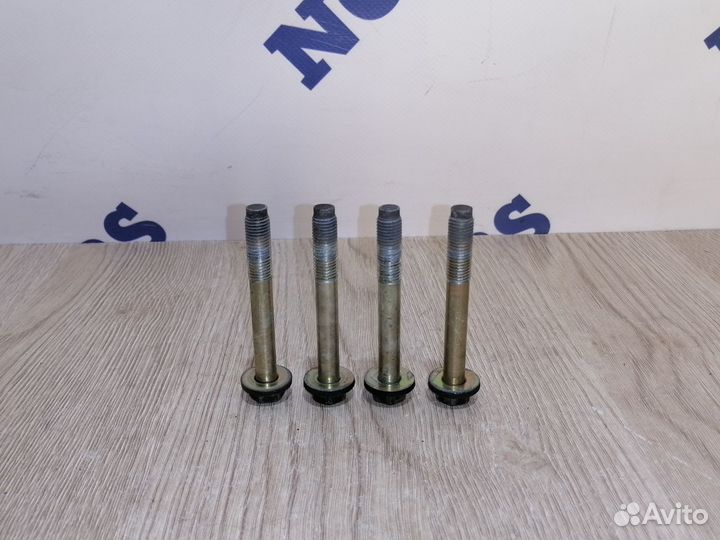 Болты крепления верхних рычагов Chaser GX100 1996г