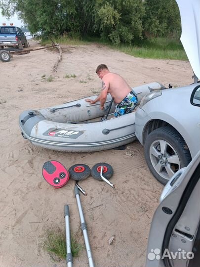 Лодка с мотором