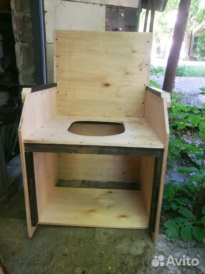 Кресло-туалет для больных людей