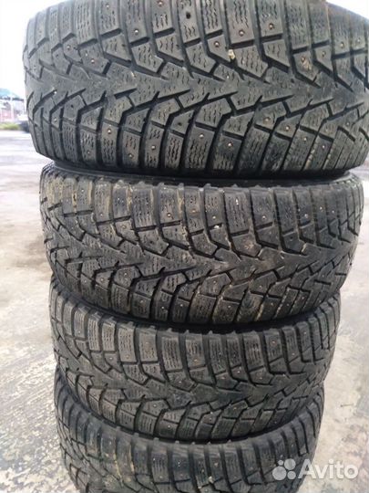 Maxxis ArcticTrekker NP3 215/55 R16