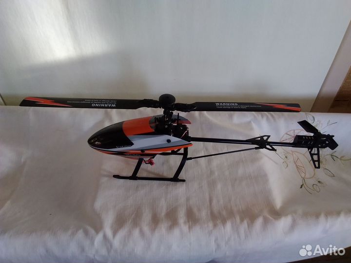 Радиоуправляемый вертолет