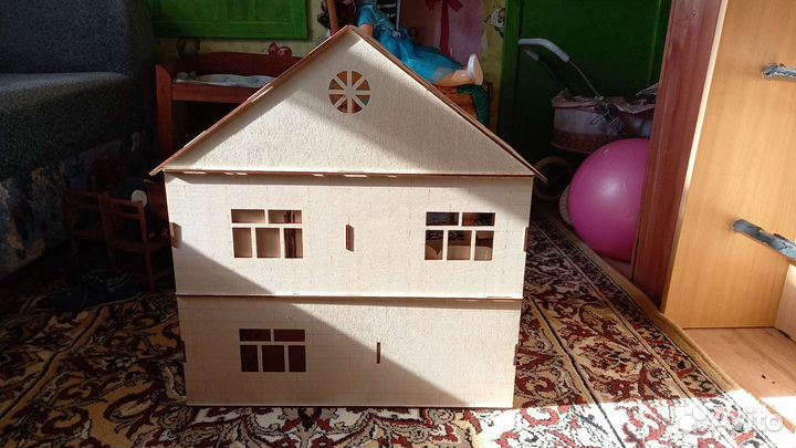 Кукольный домик с мебелью