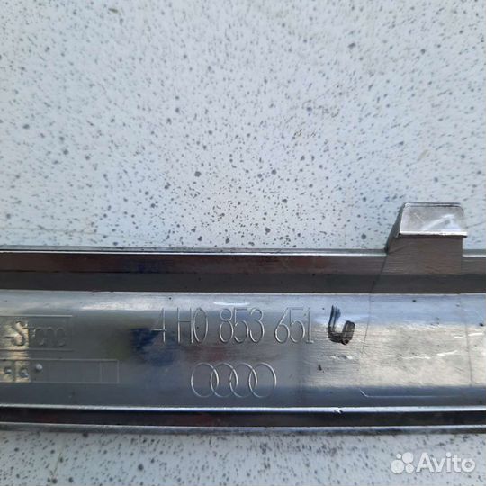 Накладка передней решетки Audi A8 D4