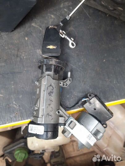 Замок зажигания Chevrolet Cruze седан 1.6