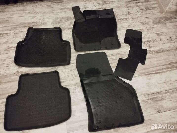 Коврики на автомобиль